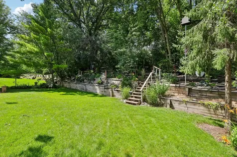 442 Harbor Drive Carpentersville IL 60110