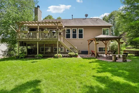 442 Harbor Drive Carpentersville IL 60110