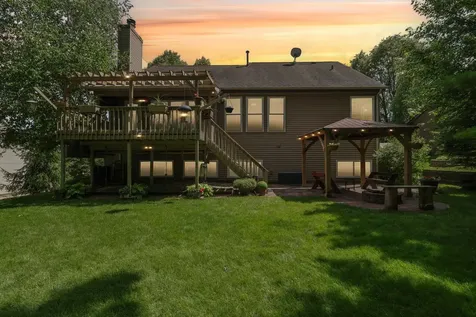 442 Harbor Drive Carpentersville IL 60110