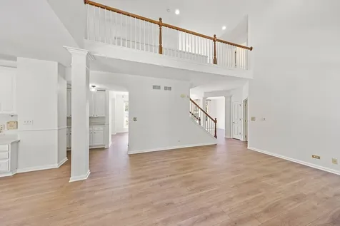 9 Sagebrush Court Streamwood IL 60107