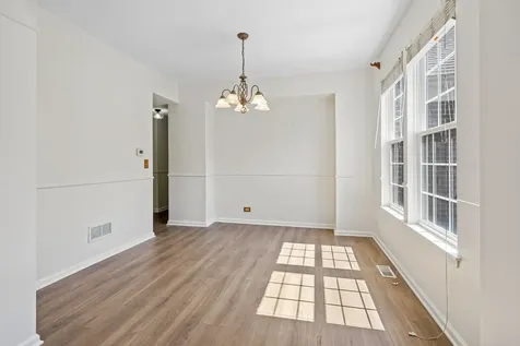 9 Sagebrush Court Streamwood IL 60107