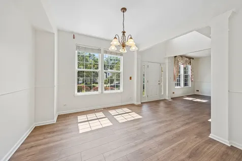 9 Sagebrush Court Streamwood IL 60107