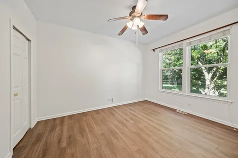 9 Sagebrush Court Streamwood IL 60107