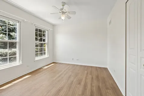 9 Sagebrush Court Streamwood IL 60107