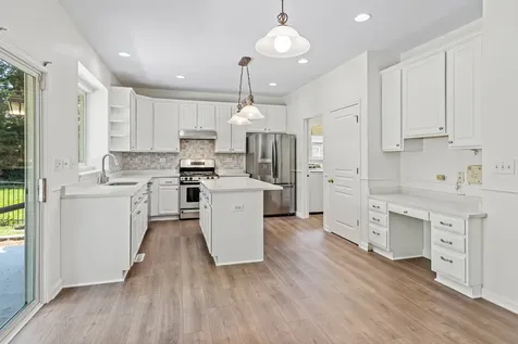 9 Sagebrush Court Streamwood IL 60107