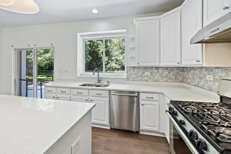 9 Sagebrush Court Streamwood IL 60107
