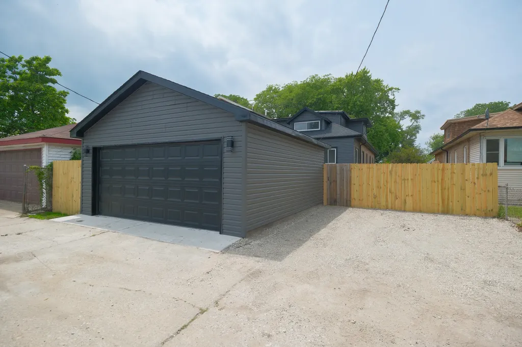 7625 South Clyde Avenue Chicago IL 60649