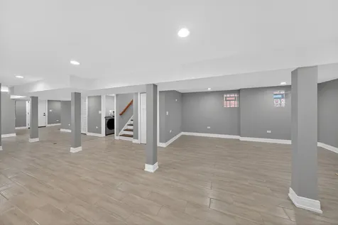 7625 South Clyde Avenue Chicago IL 60649