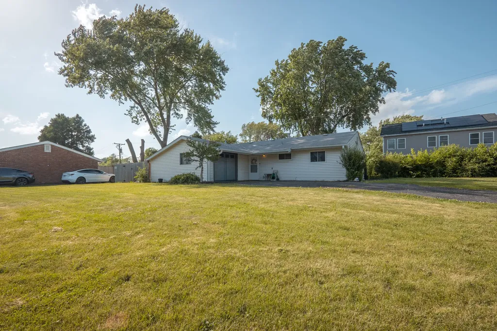 100 Fairwood Drive Bolingbrook IL 60440