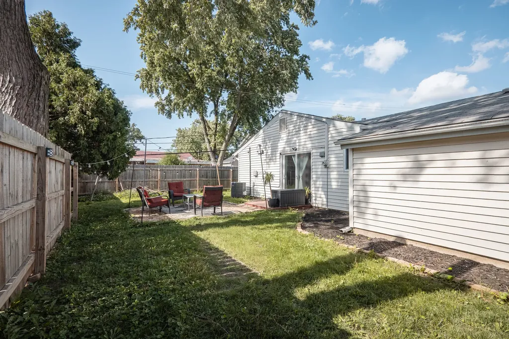 100 Fairwood Drive Bolingbrook IL 60440