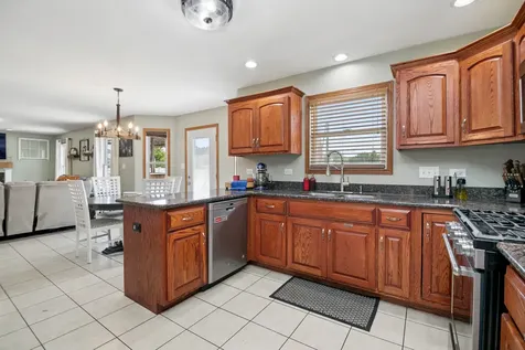 487 Locust Lane Peotone IL 60468