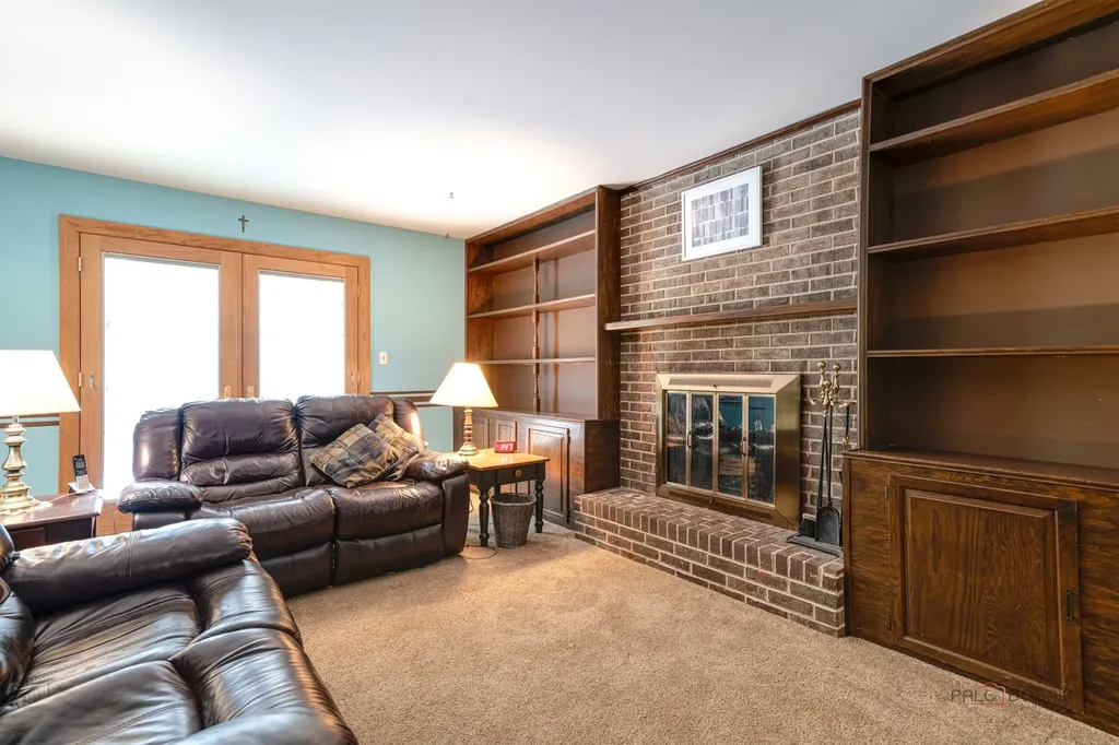 820 Long Meadow Drive Schaumburg IL 60193