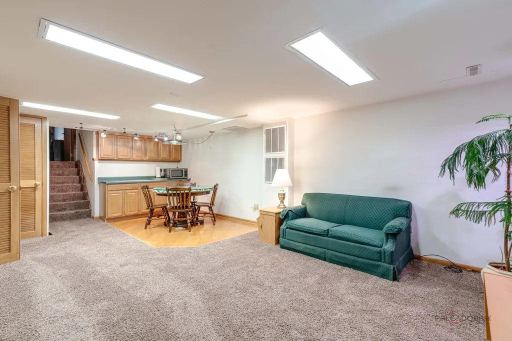 820 Long Meadow Drive Schaumburg IL 60193