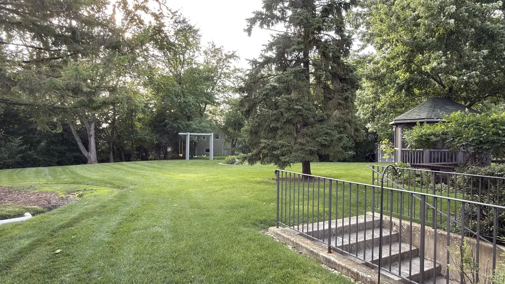 820 Long Meadow Drive Schaumburg IL 60193