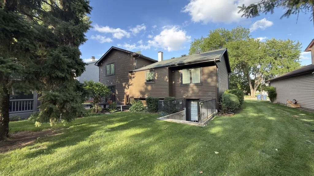 820 Long Meadow Drive Schaumburg IL 60193