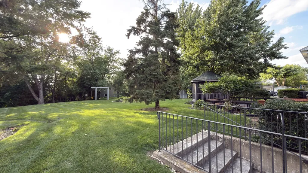 820 Long Meadow Drive Schaumburg IL 60193