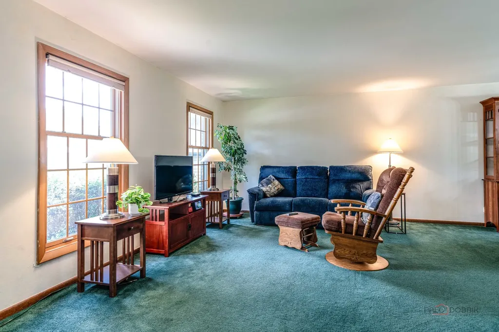 820 Long Meadow Drive Schaumburg IL 60193