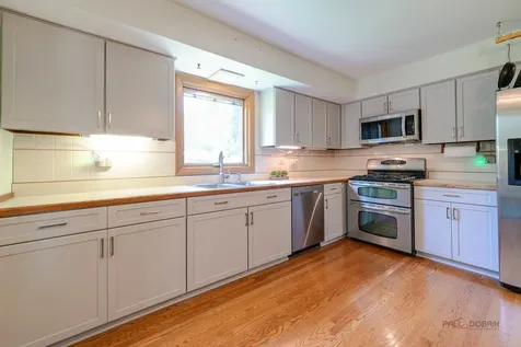 820 Long Meadow Drive Schaumburg IL 60193