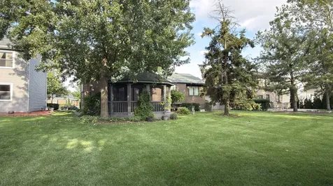 820 Long Meadow Drive Schaumburg IL 60193