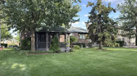 820 Long Meadow Drive Schaumburg IL 60193