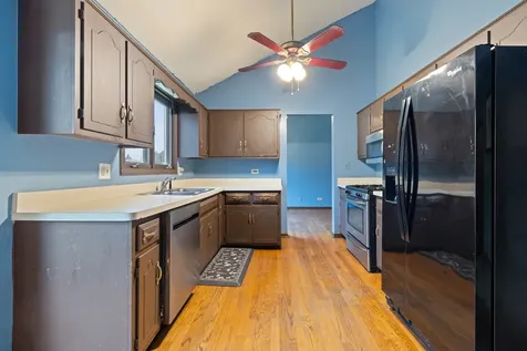 983 Valleyview Drive Bartlett IL 60103