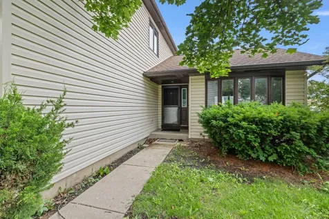 983 Valleyview Drive Bartlett IL 60103