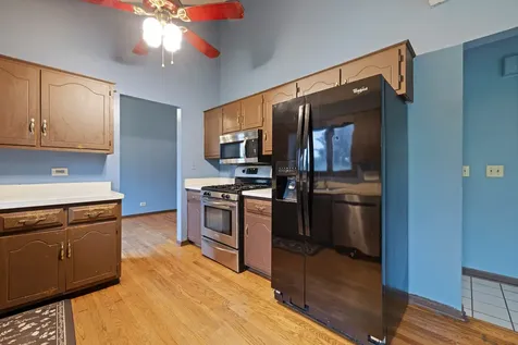 983 Valleyview Drive Bartlett IL 60103