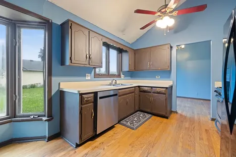 983 Valleyview Drive Bartlett IL 60103