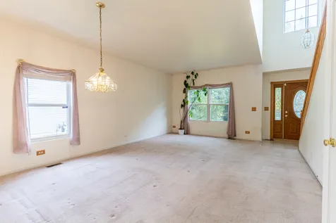 1944 Woodhaven Drive Bartlett IL 60103