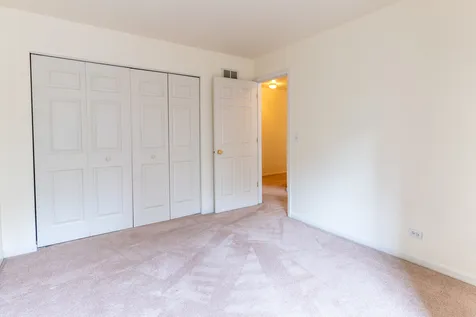 1944 Woodhaven Drive Bartlett IL 60103