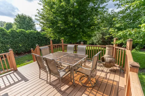 1944 Woodhaven Drive Bartlett IL 60103