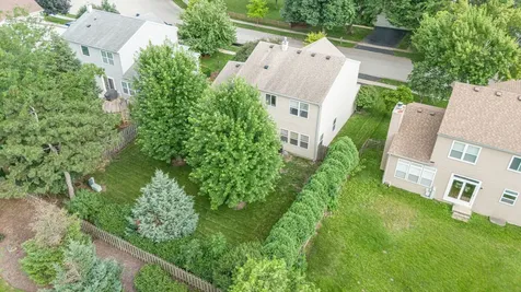 1944 Woodhaven Drive Bartlett IL 60103