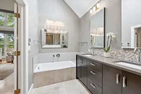 922 Ash Street Winnetka IL 60093