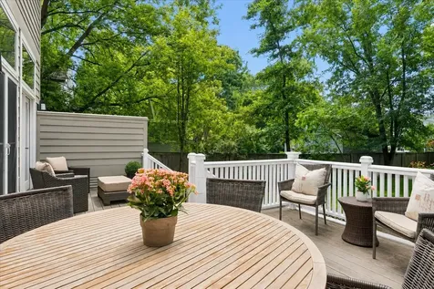 922 Ash Street Winnetka IL 60093