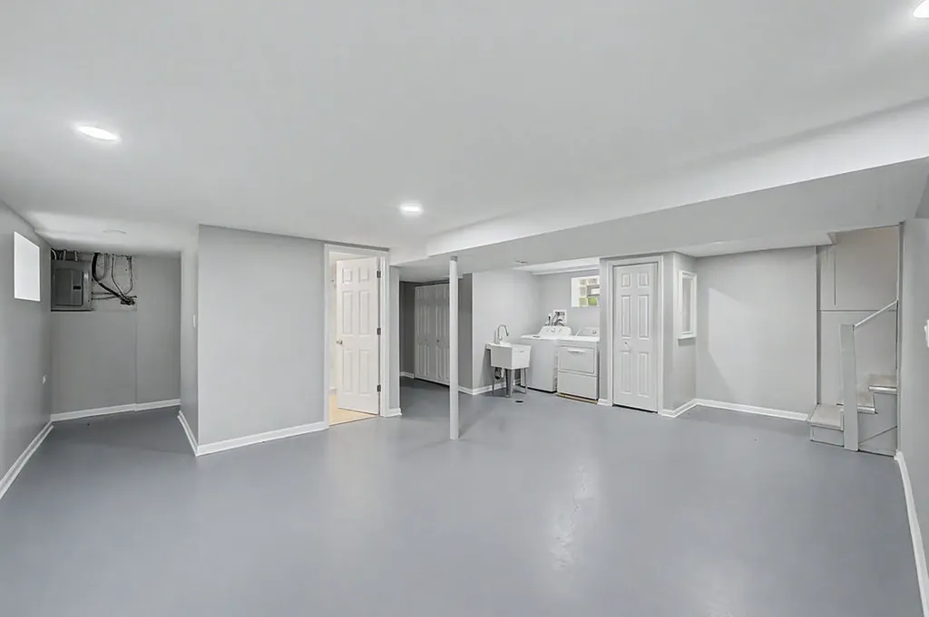 12326 South Indiana Avenue Chicago IL 60628