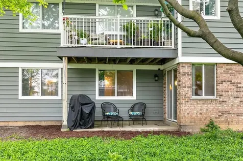 201 Maplebrook Court Schaumburg IL 60194