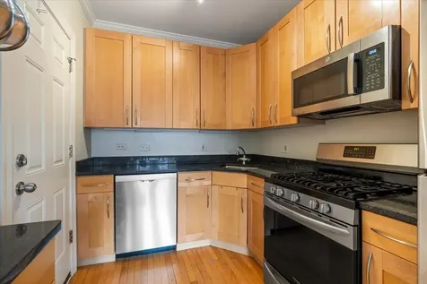 926 West Ainslie Street Chicago IL 60640