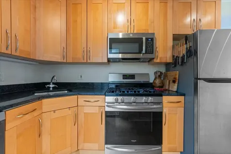 926 West Ainslie Street Chicago IL 60640