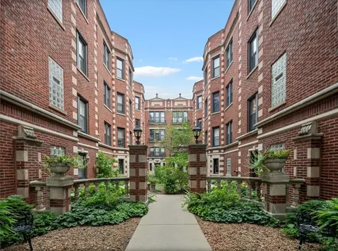 926 West Ainslie Street Chicago IL 60640