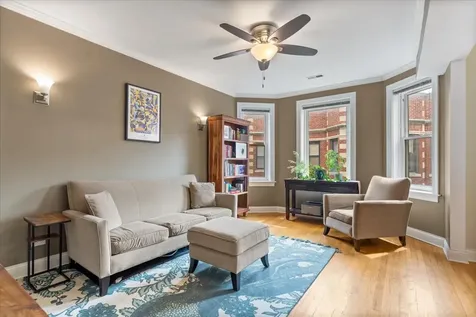 926 West Ainslie Street Chicago IL 60640