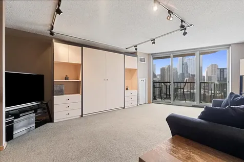 111 West Maple Street Chicago IL 60610