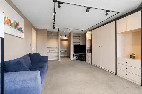 111 West Maple Street Chicago IL 60610
