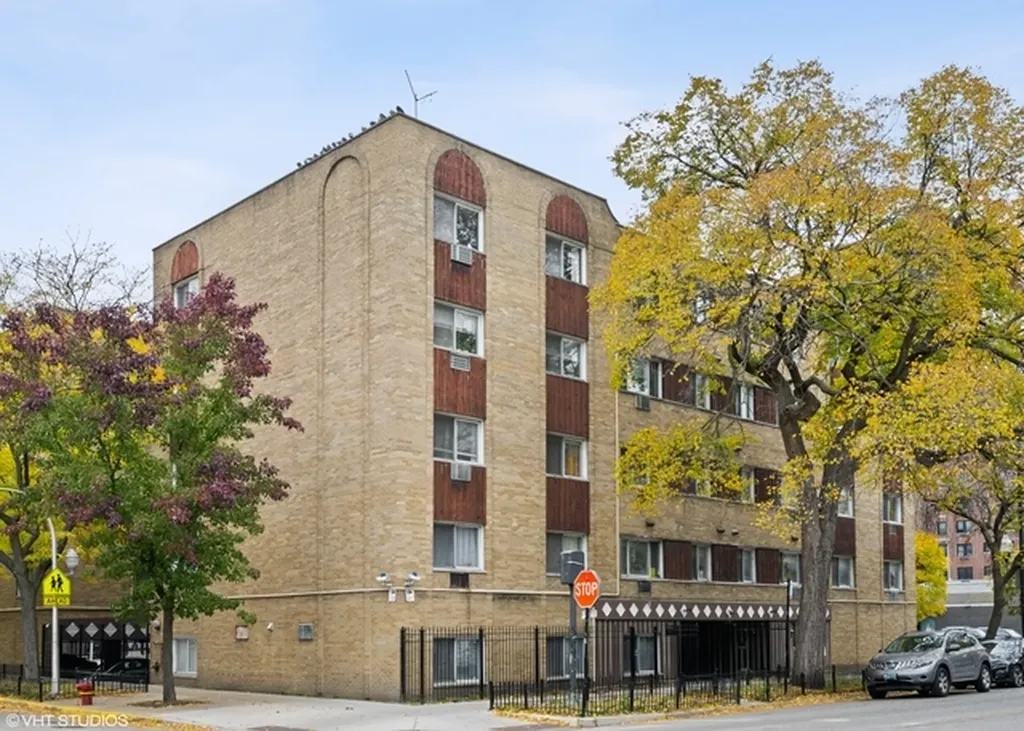5100 North Sheridan Road Chicago IL 60640