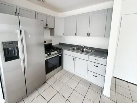 5100 North Sheridan Road Chicago IL 60640