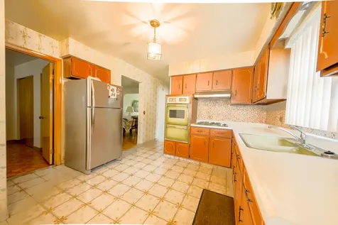 5010 Forster Avenue Schiller Park IL 60176