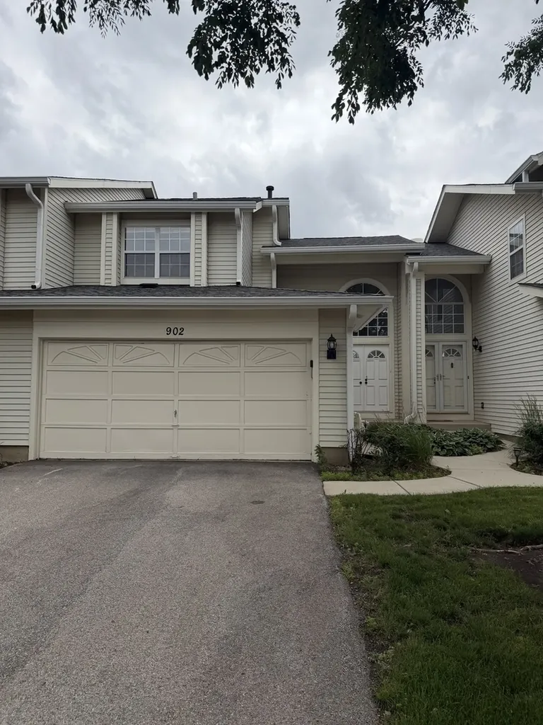 902 Sturnbridge Court Schaumburg IL 60173