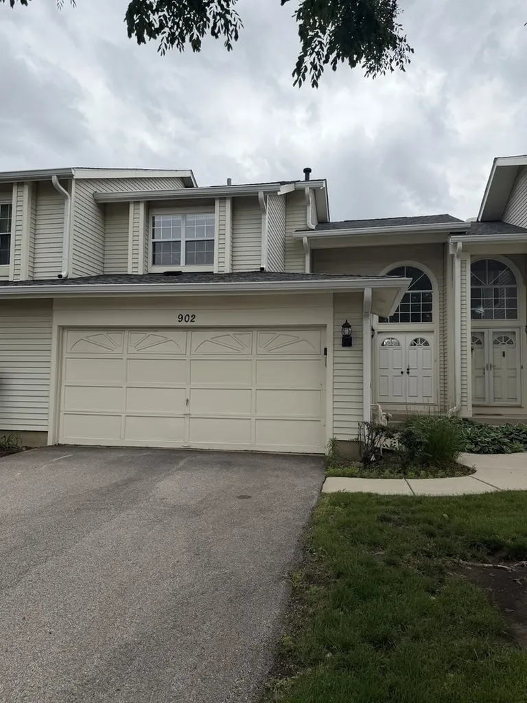 902 Sturnbridge Court Schaumburg IL 60173