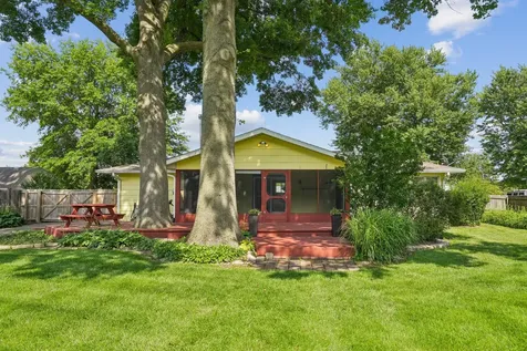 8512 Ridgewood Road Rock Island IL 61201