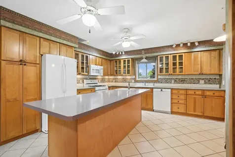 8512 Ridgewood Road Rock Island IL 61201