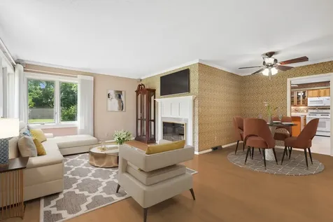 8512 Ridgewood Road Rock Island IL 61201